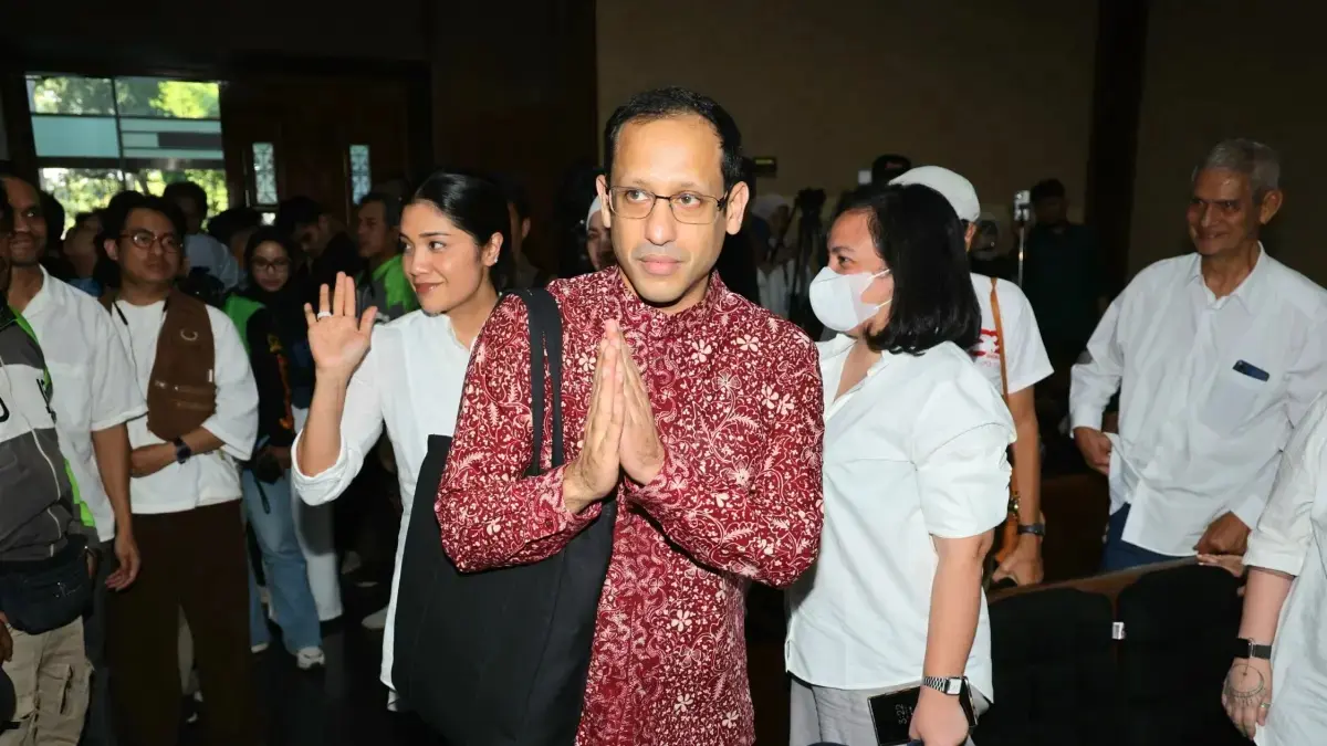 Mantan Mendikbudristek Nadiem Anwar Makarim, menghadapi sidang tuntutan dalam kasus dugaan korupsi pengadaan laptop Chromebook dan Chrome Device Management (CDM) di Pengadilan Tipikor, Jakarta, Rabu (13/5/2026). (Dery Ridwansah/ JawaPos.com)

