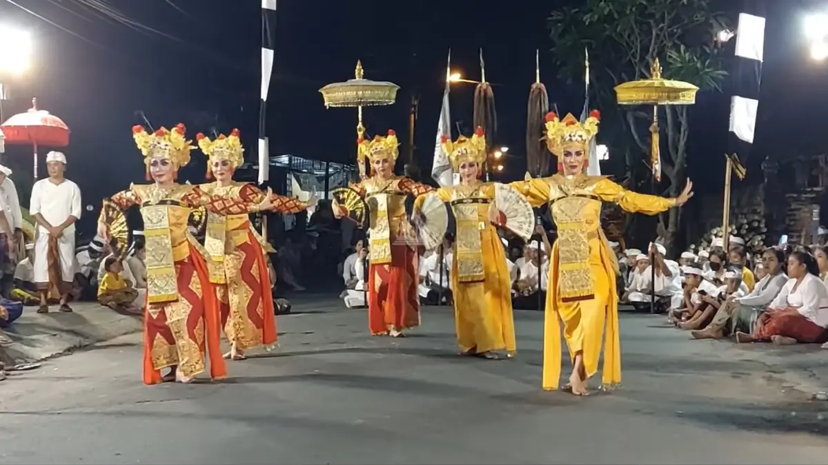 Tari Legong Dedari salah satu jenis tari legong sakral
