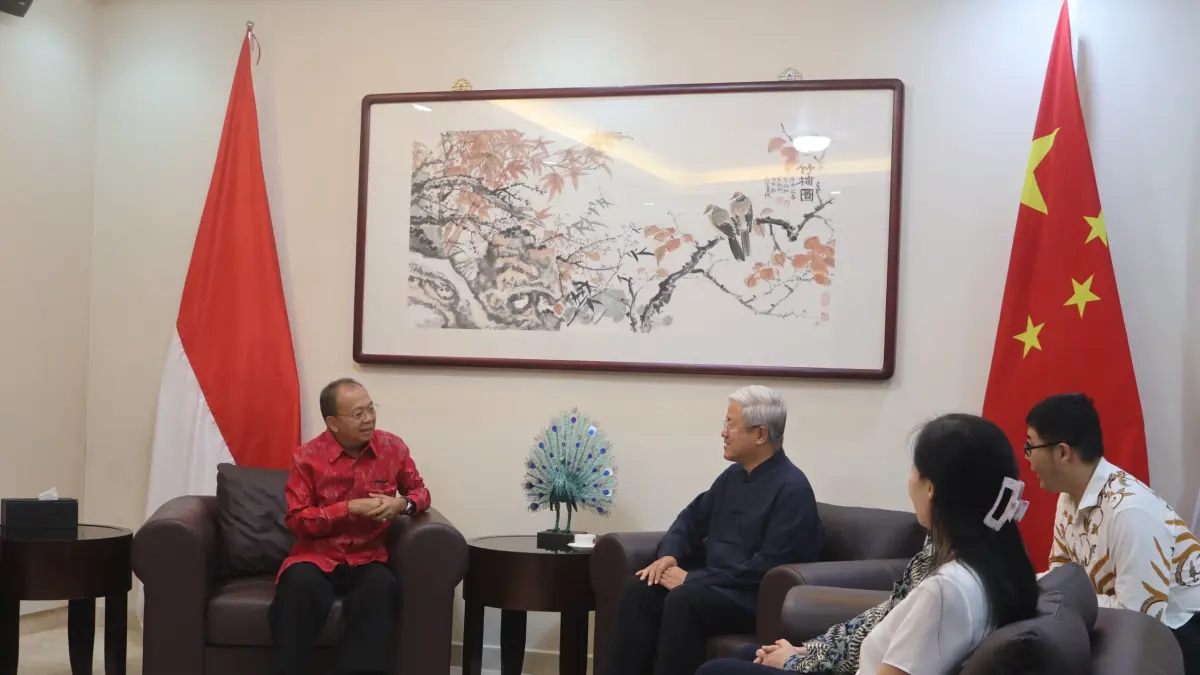 KERJASAMA:&nbsp;Wayan Koster&nbsp;melakukan pertemuan resmi dengan Konsul Jenderal Republik Rakyat Tiongkok di Denpasar,&nbsp;Zhang Zhisheng, Kamis (14/5) petang