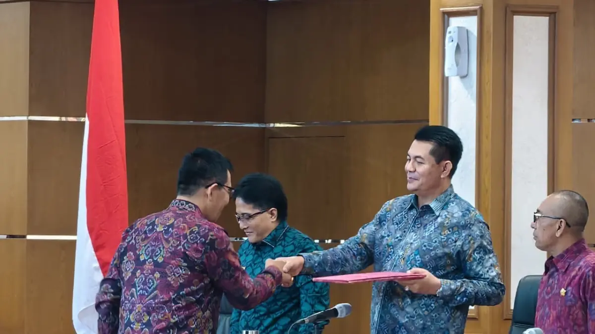 LAPORAN:&nbsp;Rapat Paripurna ke-37 DPRD Provinsi Bali Masa Persidangan III Tahun Sidang 2025-2026 di Denpasar, Senin (18/5), oleh&nbsp;I Nyoman Budiutama.