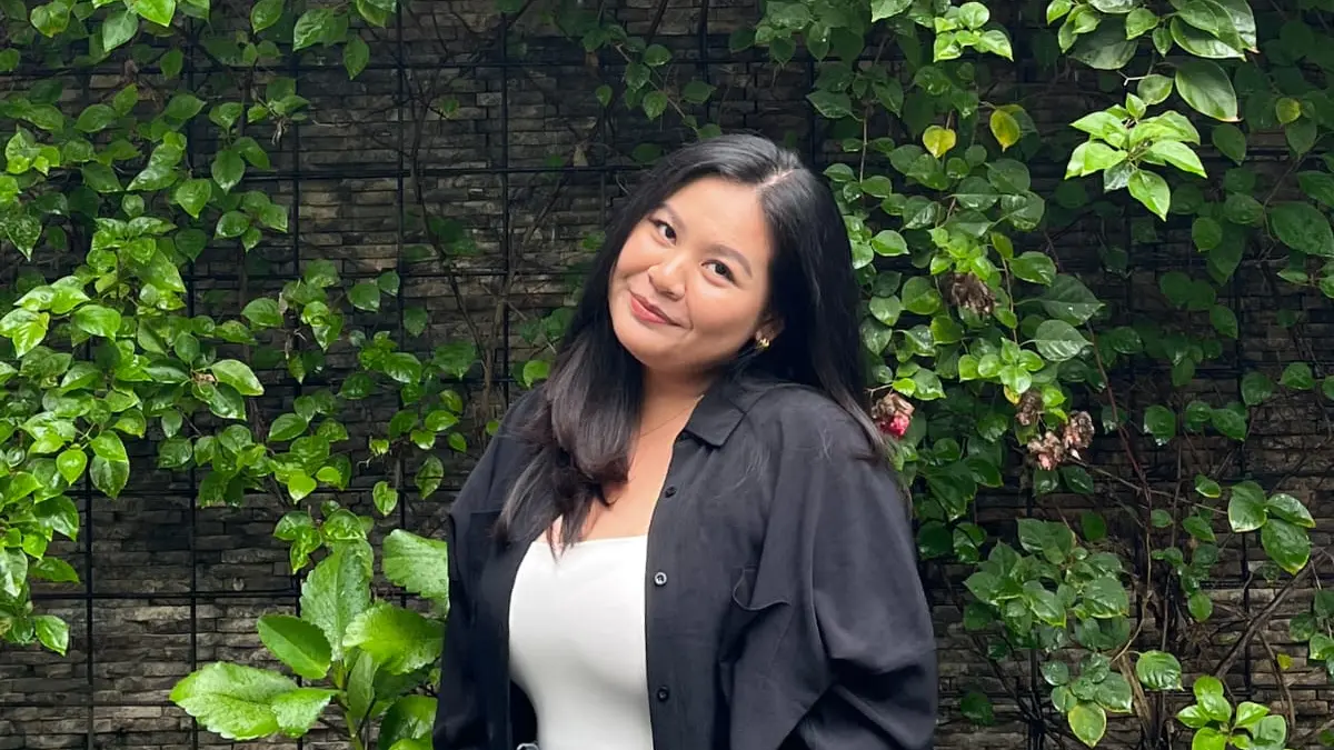 tarot reader cantik, I Gusti Ayu Shania Cahya Mas Chandra Devi. 