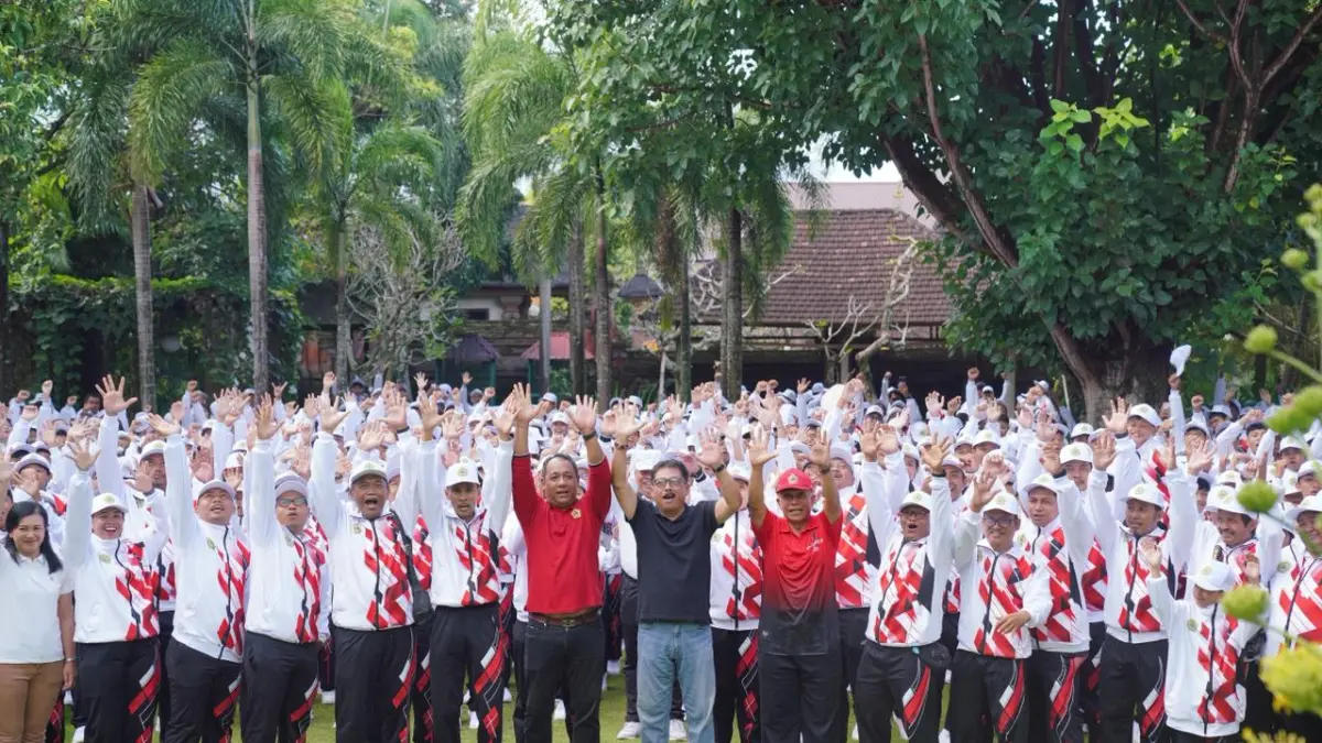 DILEPAS : Pelepasan kontingen atlet pelajar Kabupaten Gianyar untuk berlaga pada Pekan Olahraga Pelajar (Porjar) Provinsi Bali Tahun 2026.