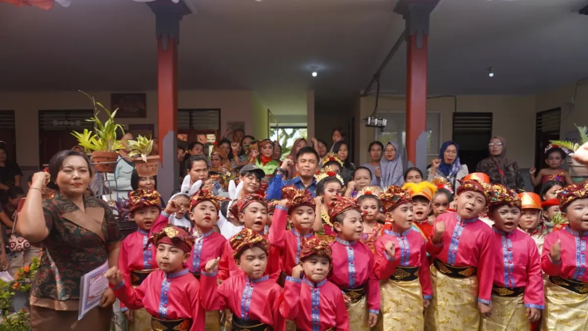 Wakil Bupati Jembrana I Gede Ngurah Patriana Krisna menghadiri pentas seni dan pelepasan siswa TK Negeri Pembina Melaya. (ist)
