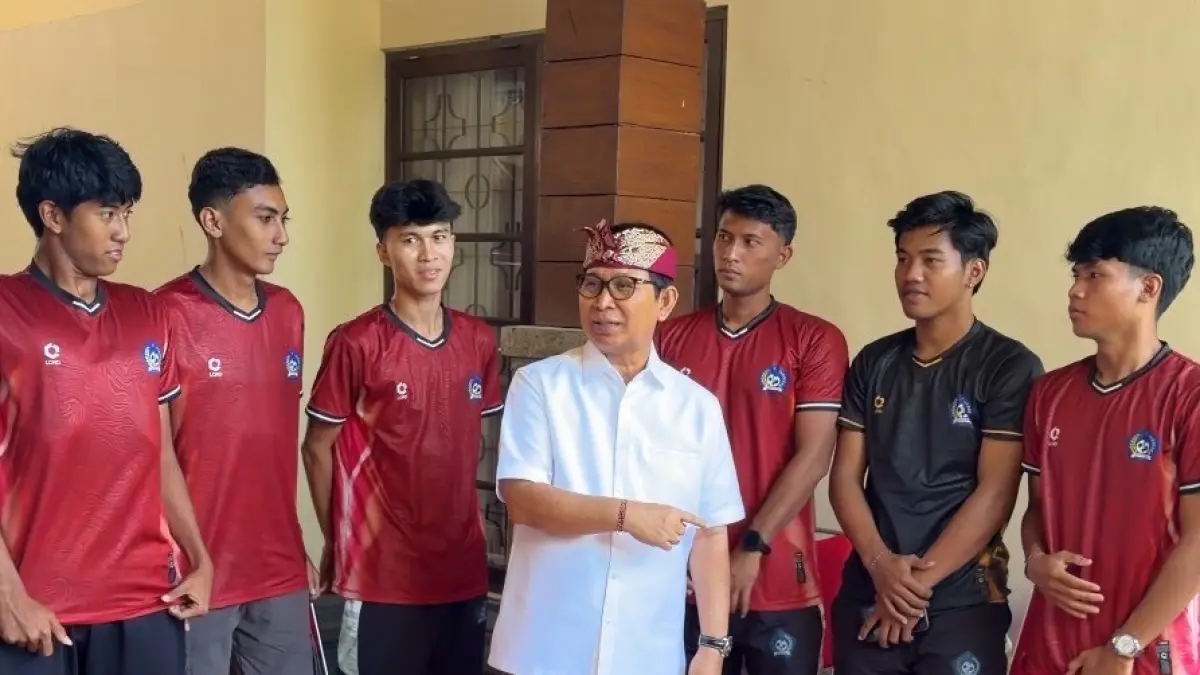 Bupati Adi Arnawa Targetkan PS Badung Lolos Liga 3