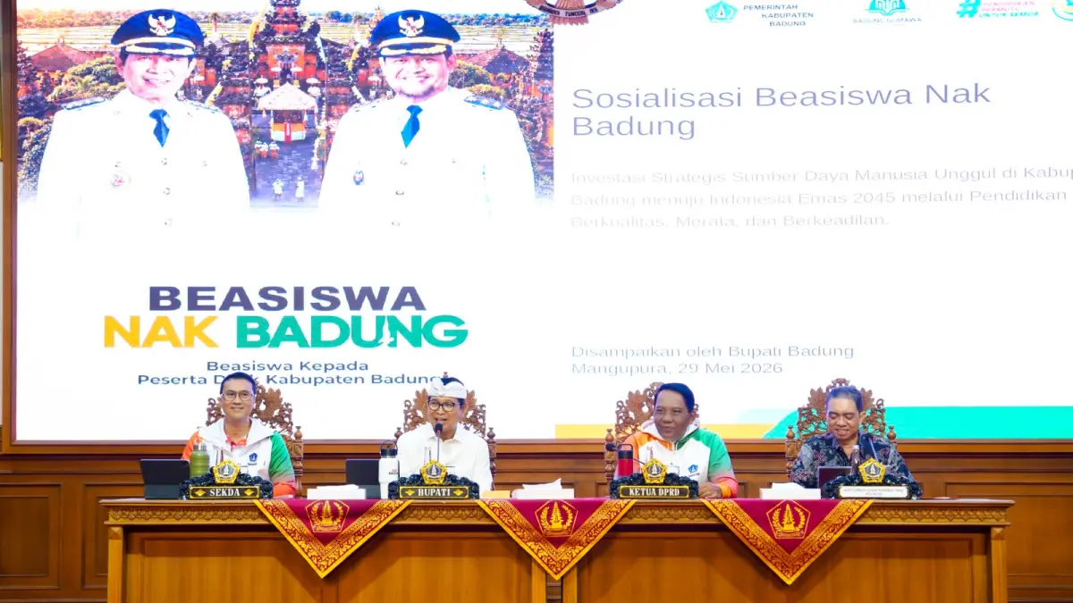 Bupati Adi Arnawa memimpin jalannya Sosialisasi Beasiswa Nak Badung Tahun 2026 di Ruang Pertemuan Kertha Gosana, Puspem Badung, Jumat (29/5). (PROKOMPIM SETDA BADUNG)