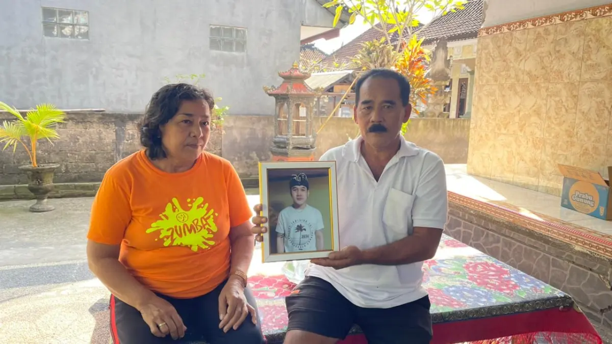 Keluarga&nbsp; PMI asal Lingkungan Bilukpoh Kangin, Kelurahan Tegalcangkring, Kecamatan Mendoyo yang meninggal dunia di Jepang. (I Gde Riantory Warmadewa/Bali Express)

&nbsp;