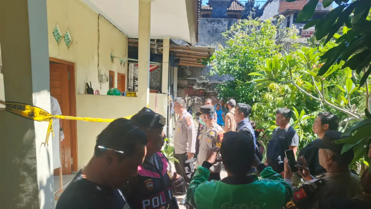 KOS : Salah satu penghuni kos di Jalan Majapahit Gang Gunung Agung, Lingkungan Teges Kelod, Kelurahan Gianyar, Kecamatan Gianyar, ditemukan meninggal dunia.&nbsp;