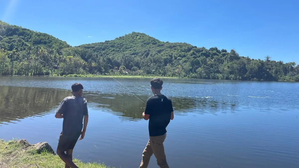 Danau Yeh Malet kini sudah mulai didatangi pemancing, sembari menikmati suasana. (Ist)

&nbsp;