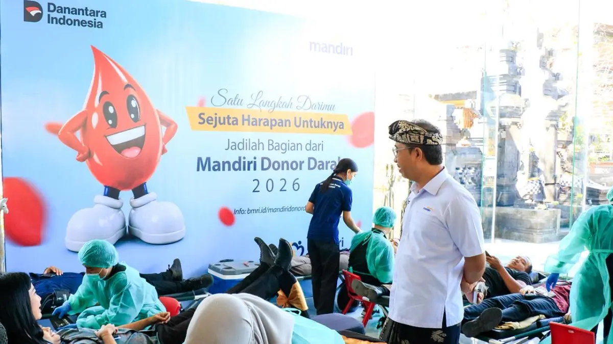 DONOR DARAH: Aksi donor darah secara serentak di 12 regional wilayah operasional Bank Mandiri di Indonesia, Selasa (2/6)