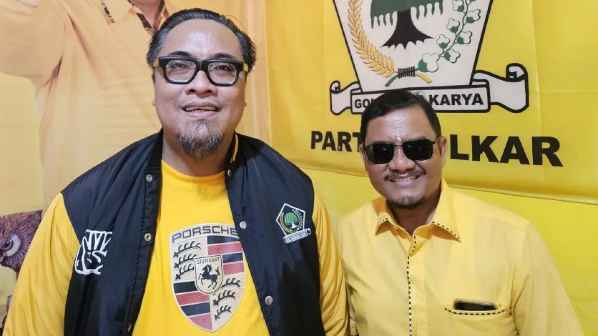 Ketua DPD Golkar Karangasem I Gusti Ngurah Setiawan (kiri) bersama Sekretaris I Wayan Dikep. (Adi Prabawa/Bali Express)