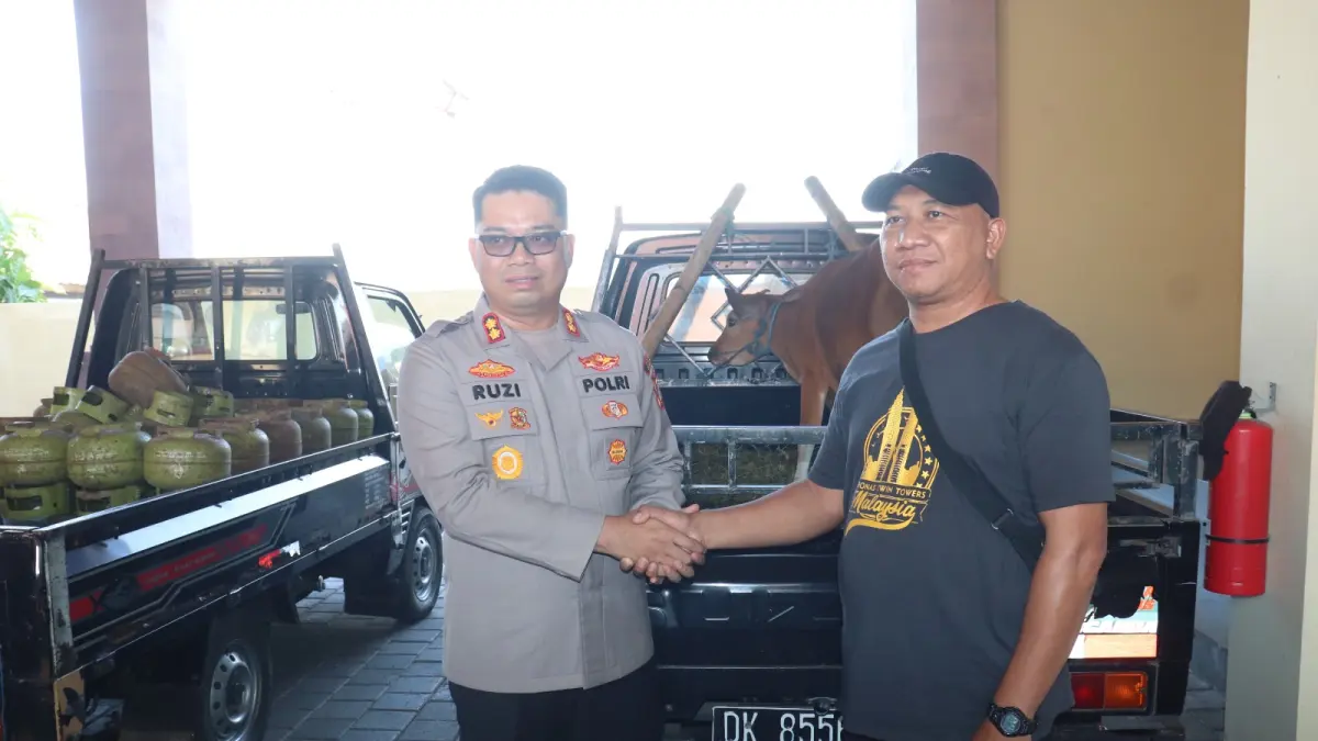 Polres Buleleng kembalikan sapi yang sebelumnya dicuri di kawasan Tejakula. (Dian/Bali Express)