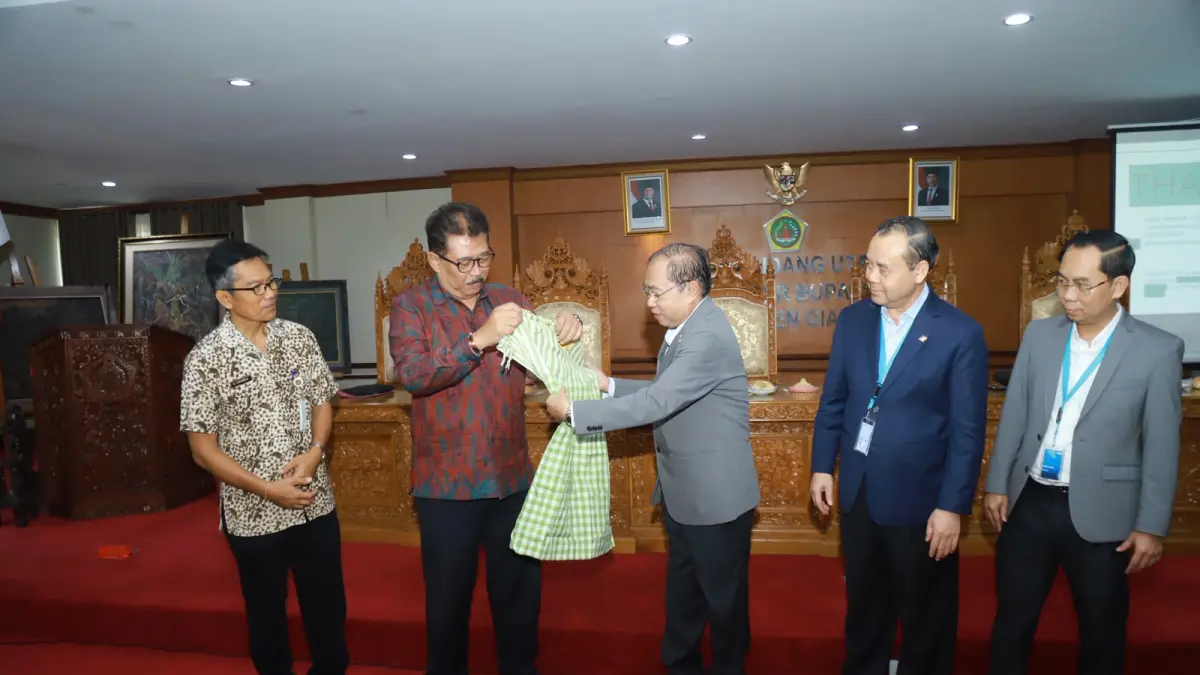 KUNJUNGAN : Kunjungan delegasi pemerintah Kamboja ke Pemkab Gianyar.&nbsp;
