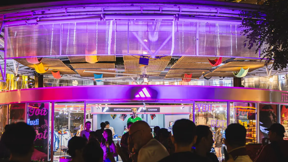 Kemeriahan Extra-Time Sundown dalam pembukaan adidas World Cup Pop-Up Store di Beachwalk Shopping Center Bali, Jumat (12/6). (Ist)