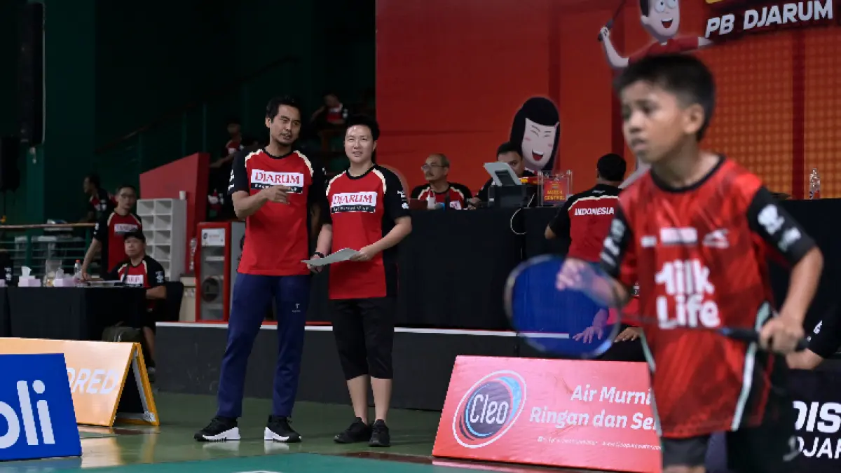 Legenda bulutangkis Indonesia menjadi Tim Pencari Bakat turut memantau potensi para peserta pada penyelenggaraan Audisi Umum PB Djarum 2025.