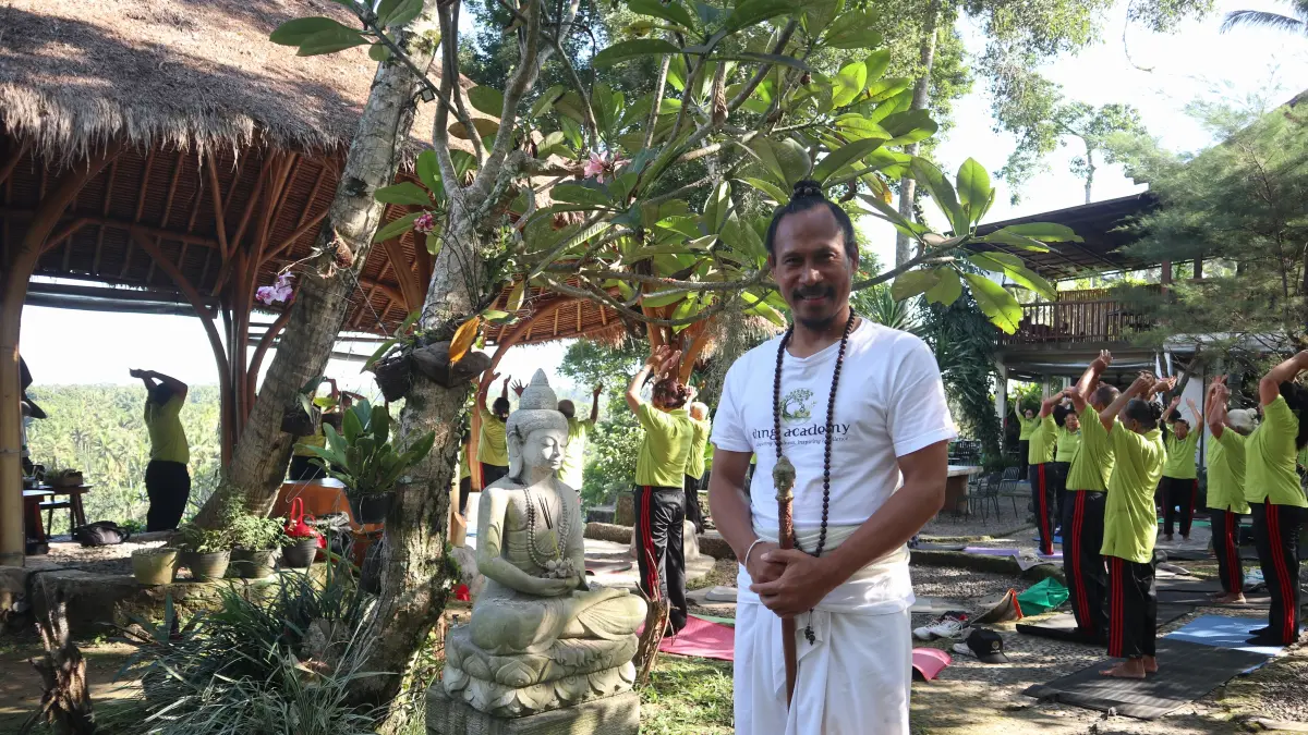 SULINGGIH : Sulinggih, Sri Bhagawan Sriprada Bhaskara.&nbsp;