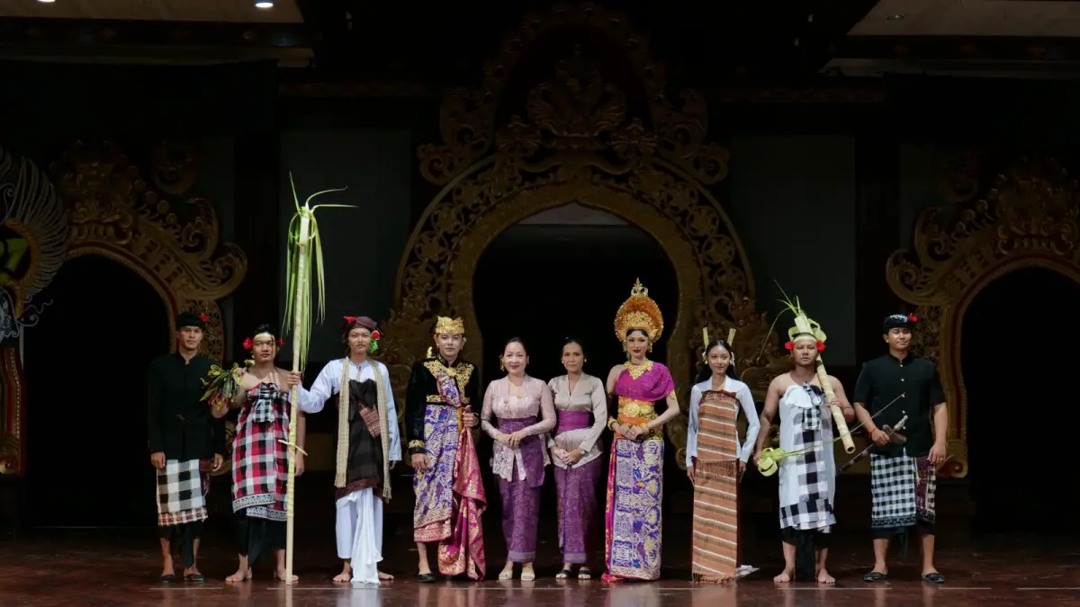 BUSANA : Parade Busana Adat Bali Duta Gianyar di PKB 2026.