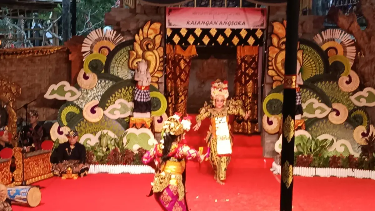 KLASIK:&nbsp;(Pergelaran) Tari Legong pada Pesta Kesenian Bali (PKB) XLVIII, Kamis (25/6)
