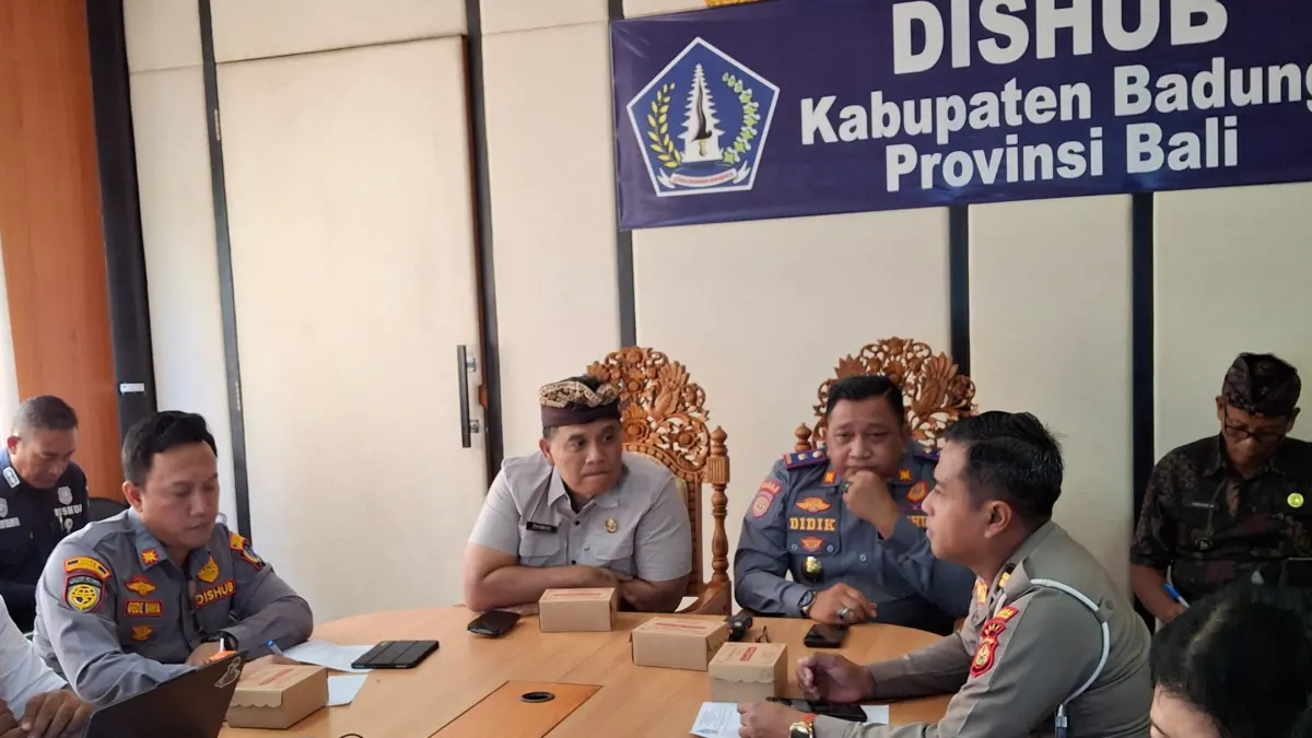 Rapat penetapan rekayasa arus lalu lintas di Desa Pecatu, kuta Selatan menjadi permanen, Kamis (2/7). (Ist)