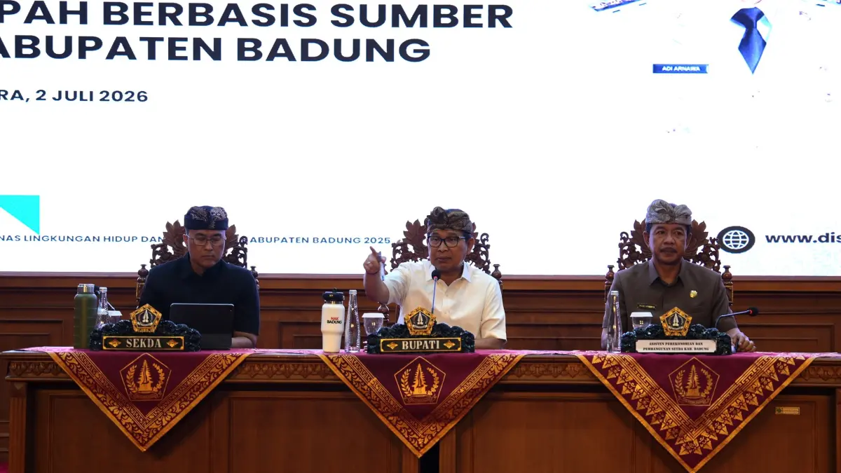 Bupati Badung I Wayan Adi Arnawa saat memimpin apat Evaluasi Pelaksanaan Aksi PSBS di Ruang Kertha Gosana, Puspem Badung, Kamis (2/7). (Ist)