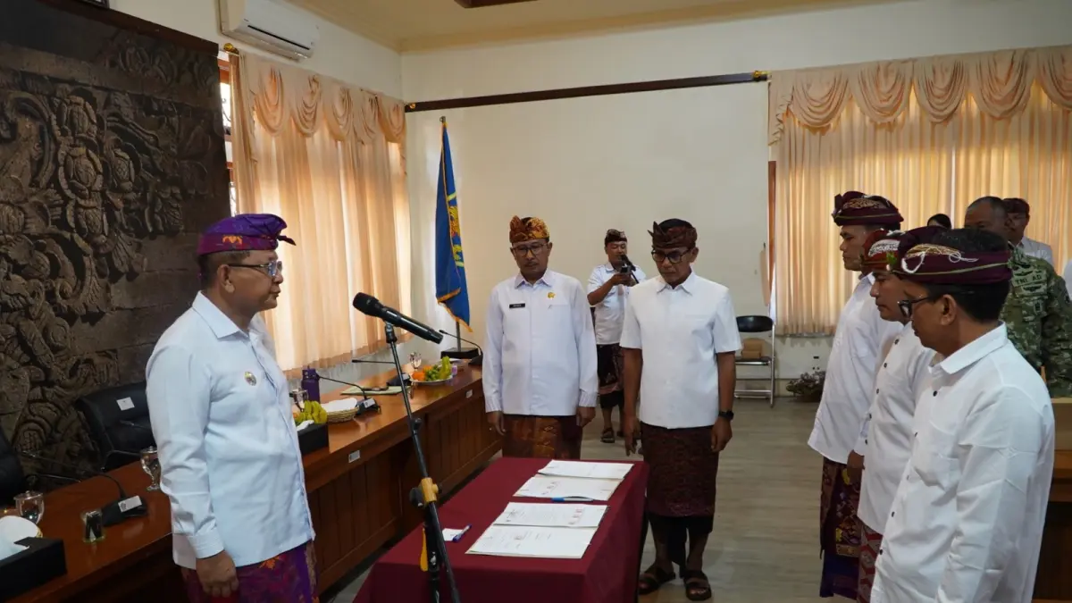 Pelantikan Direksi Baru Perumda Pasar Arga Nayottama oleh Bupati Buleleng , I Nyoman Sutjidra, Jumat (3/7/2026). (Ist)