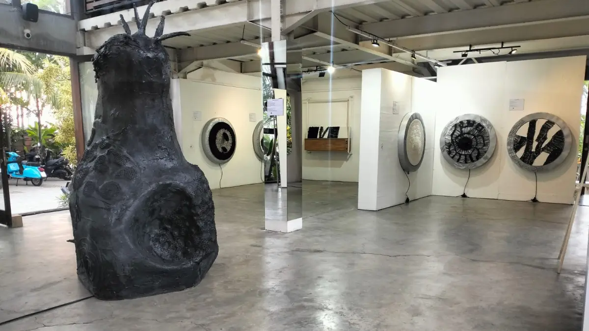 PAMERAN : Pameran Tunggal bertajuk Sparsa Rupa oleh Ida Bagus Komang Sindu Putra di Guwang, Sukawati.
