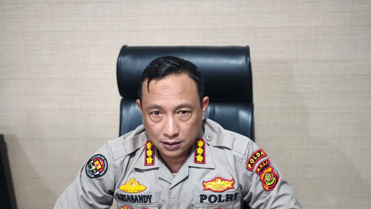 Kabid Humas Polda Bali Kombespol Ariasandy menjelaskan terkait Kanit Reskrim Polsek Kuta positif menyalagunakan narkotika. (Bali Express/I Gede Paramasutha)