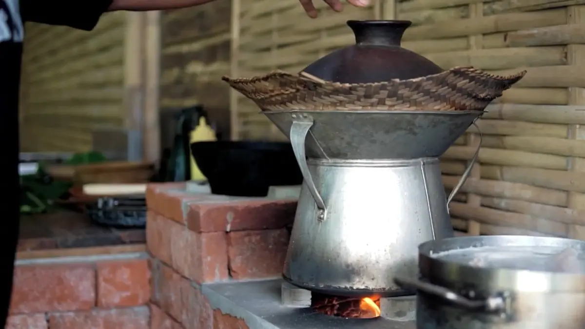 Payuk sebagai sarana memasak tradisional yang digunakan masyarakat di Bali (ist)