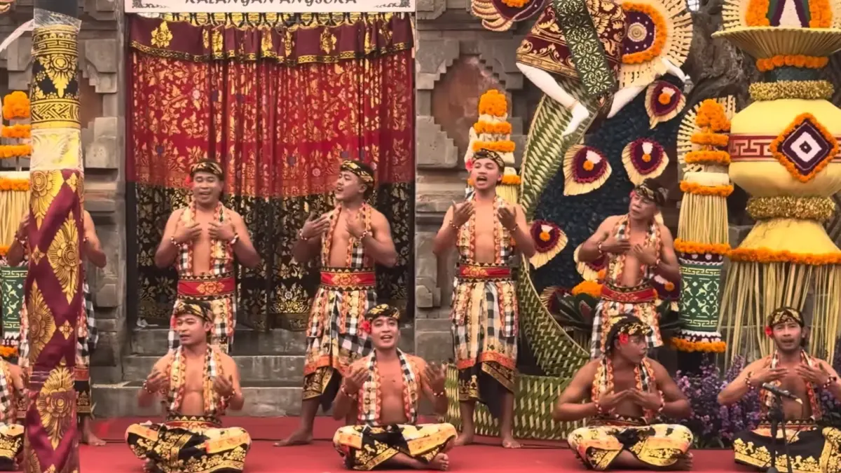 Genjek Karangasem saat pentas di Pesta Kesenian Bali (ist)