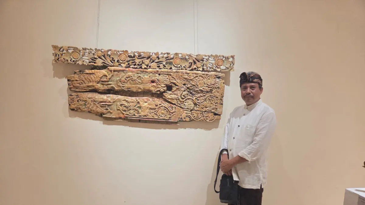 KARYA : Karya Prof. Wayan Karja, Pragments of Memory di Museum Arma Ubud.