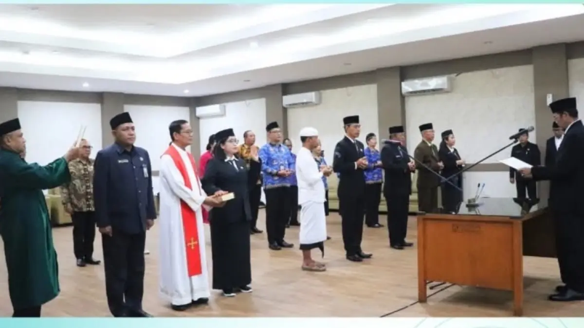 DILANTIK : Pelantikan sejumlah pejabat di lingkungan Kanwil Kemenag Provinsi Bali.&nbsp;