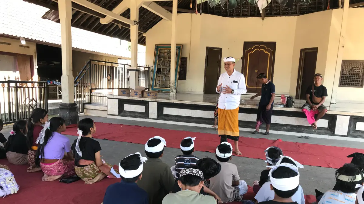 PASRAMAN : Pasraman kilat di Desa Adat Keliki Kawan, Desa Kelusa, Payangan.&nbsp;