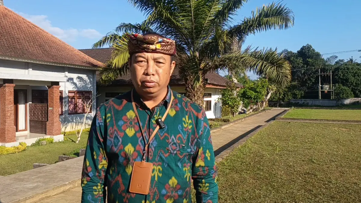 KEPSEK : Kepsek SMKN 2 Tegallalang, Gede Dangin.&nbsp;