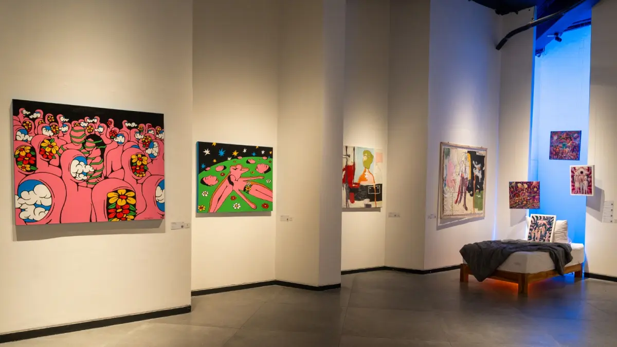 Pameran Lucid Dreams dan Repetisi Memori, menampilkan karya dari 17 seniman di Labyrinth Art Gallery, Nuanu Creative City. (Kredit Foto: Nuanu Creative City)
