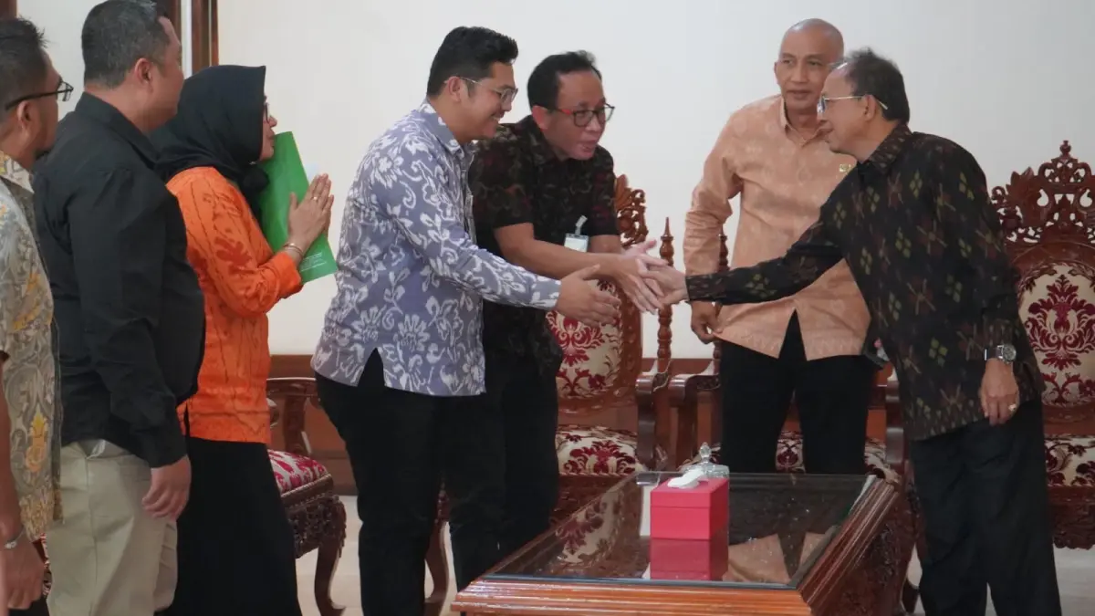 APRESIASI:&nbsp;BPJS Ketenagakerjaan memberikan apresiasi terhadap komitmen Pemerintah Provinsi Bali di bawah kepemimpinan Gubernur Wayan Koster