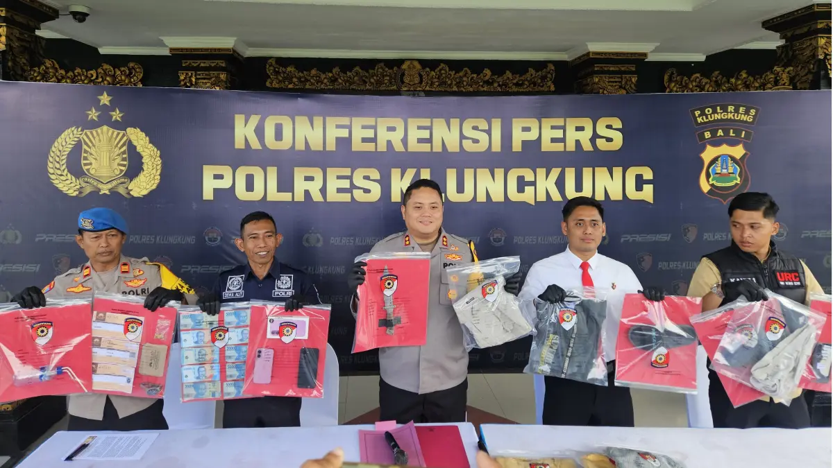 Polres Klungkung merilis kasus pembunuhan Pak Man Colik dengan tersangka berinisial ANPP, Rabu (22/7/2026). (I Wayan Adi Prabawa/Bali Express)

