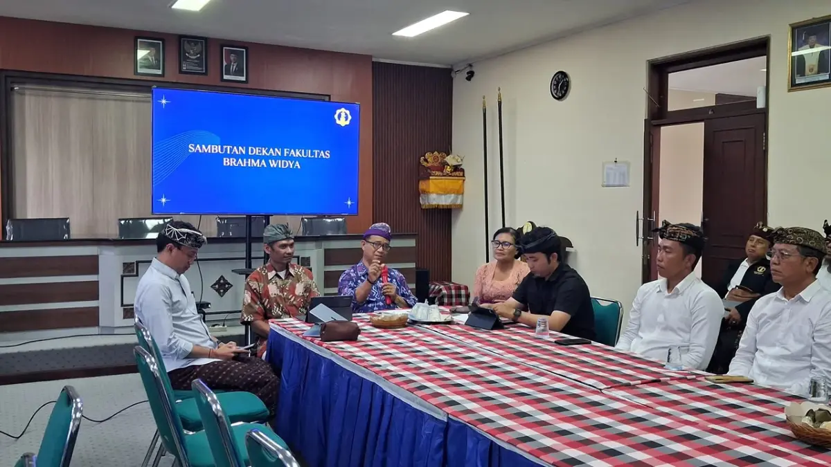 ILMIAH : Forum ilmiah Widya Samhita I bertema “Filsafat Yoga Patañjali: Jalan Menuju Kesehatan Mental dan Kesadaran Spiritual”, Kamis (23/7).