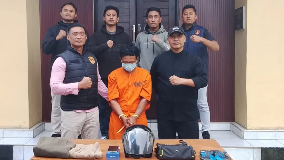 Pria berinisial DK, 28, buruh harian asal Tanggul Wetan, Kabupaten Jember, Jawa Timur ditangkap Polsek Kintamani karena mencuri di proyek, Desa Kedisan, Kamis (23/7/2026). (Ist)