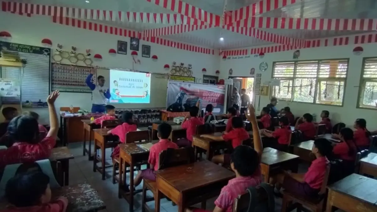 Astra Motor Bali menggelar edukasi safety riding di SDN 3 Sibang Gede. (Ist)