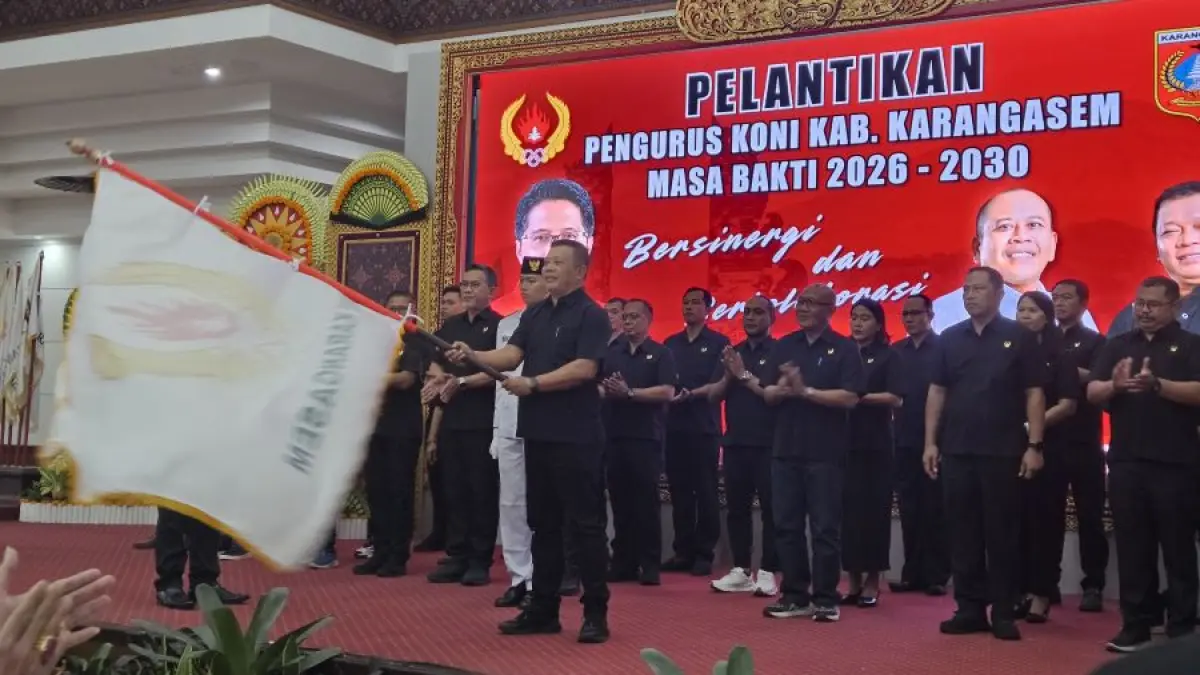 Pengurus KONI Karangasem periode 2026-2030 resmi dilantik di Mal Pelayanan Publik Karangasem, Minggu (26/7/2026). (Adi Prabawa/Bali Express)