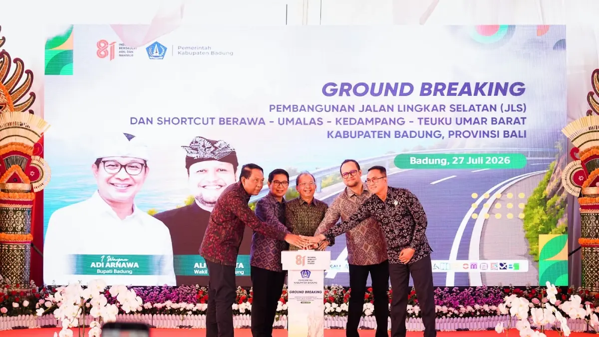 Bupati Adi Arnawa bersama Gubernur Wayan Koster, Wabup Bagus Alit Sucipta saat ground breaking di lokasi proyek JLS Jalan Labuan Sait - Pedati 