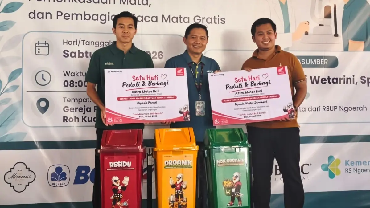Main Dealer Astra Motor Bali menyalurkan bantuan tempat sampah. (Ist)