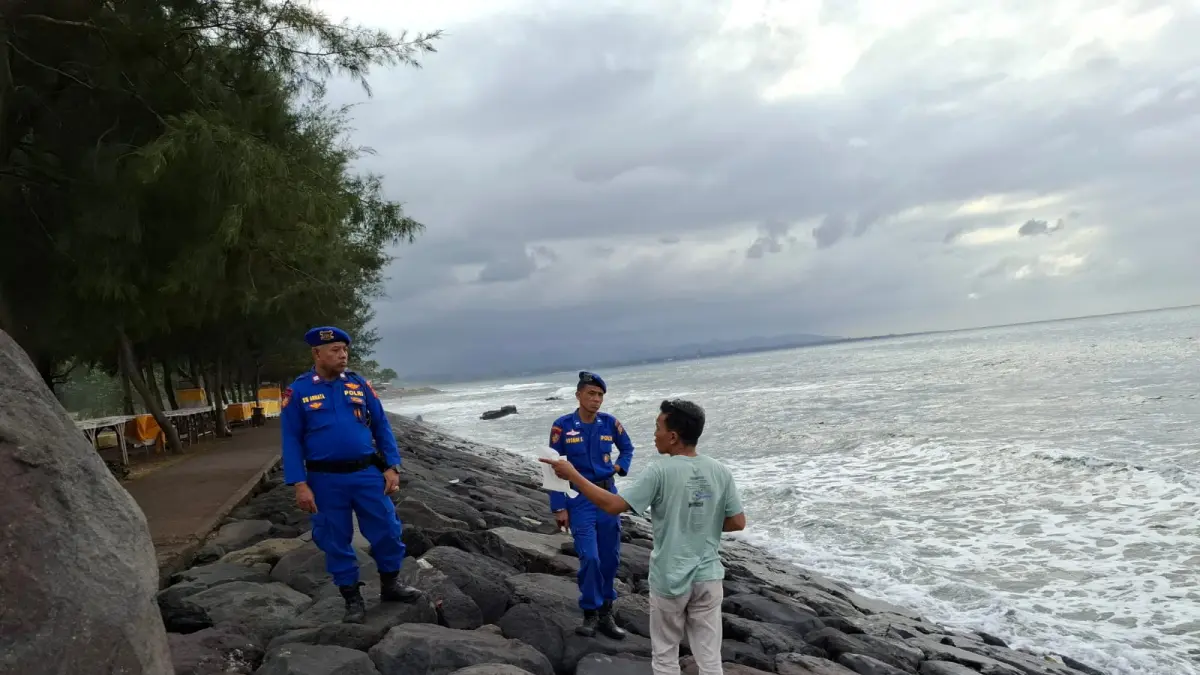 PATROLI : Patroli di kawasan Pantai Masceti, Desa Medahan, Kecamatan Blahbatuh.&nbsp;