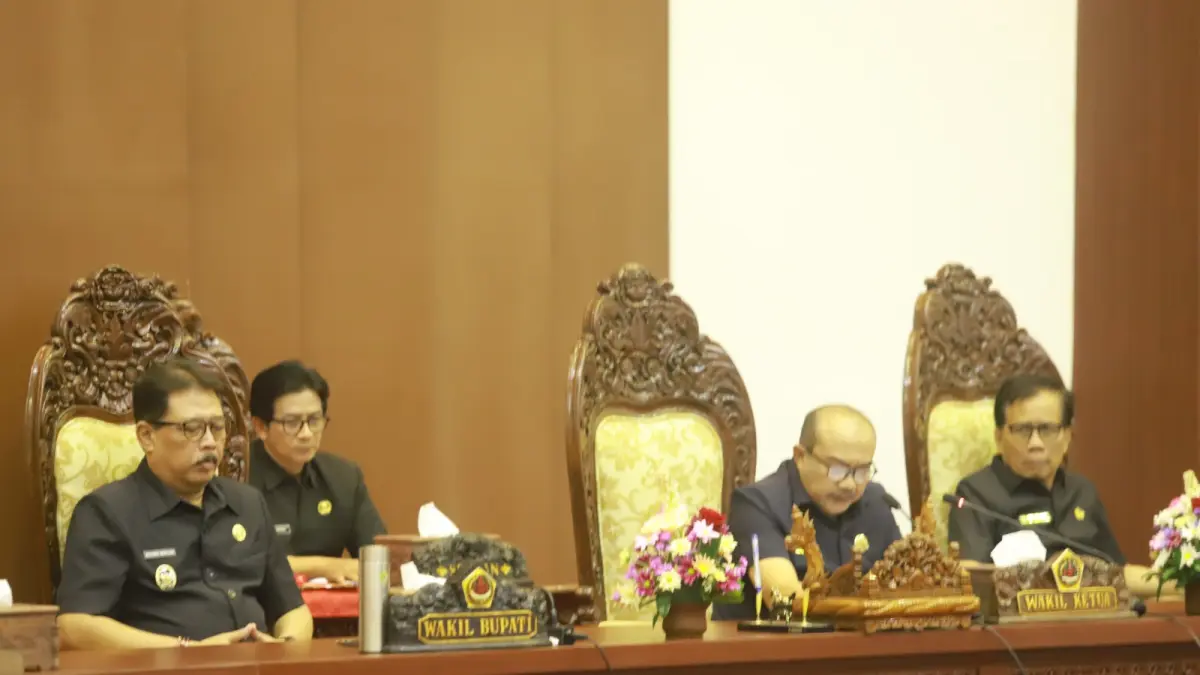 RAPAT : Rapat Paripurna di DPRD Kabupaten Gianyar.&nbsp;