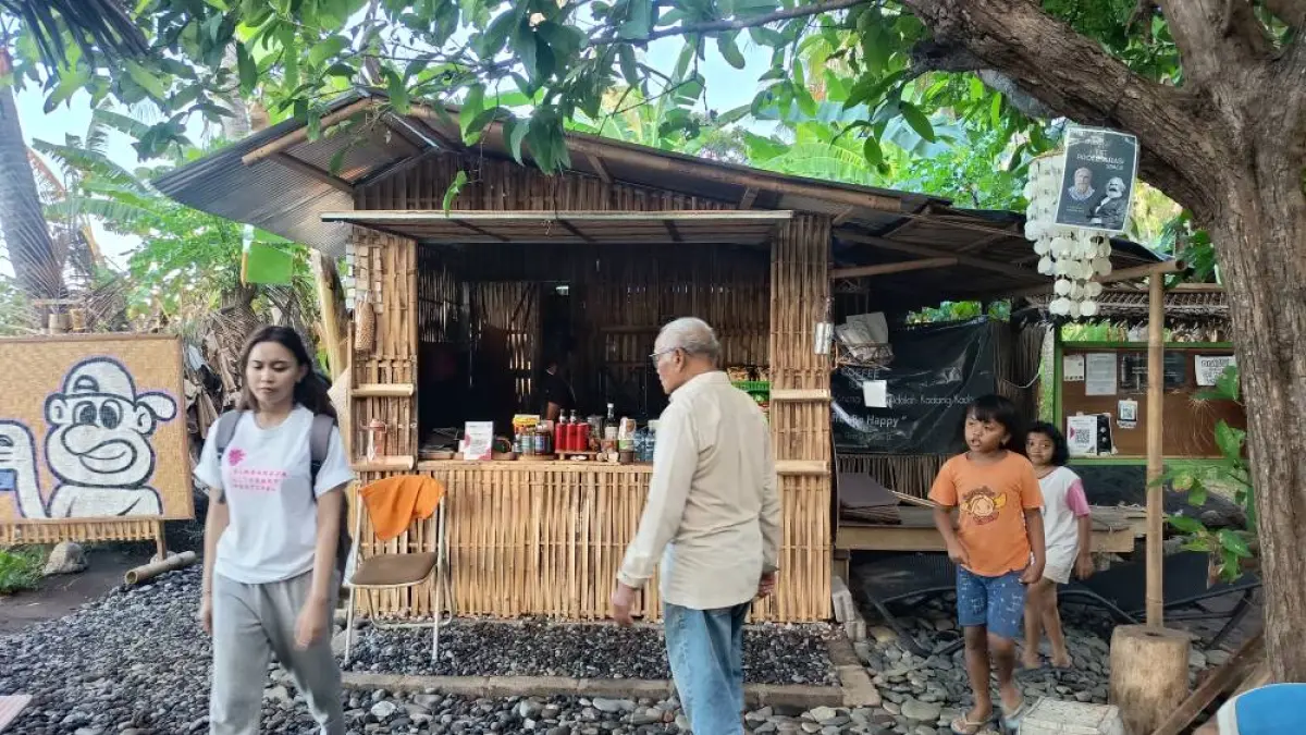Don Coffee, Warung Kecil di Tengah Kebun Kelapa yang Menjaga Spirit Tanah Desa Les