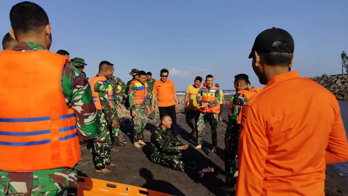 KESIAPSIAGAAN : BPBD Kabupaten Gianyar berbagi kemampuan dan pengalaman penanganan korban bencana kepada prajurit Yonif 741/Garuda Nusantara (GN) di Kompi Senapan B Yonif 741/GN.