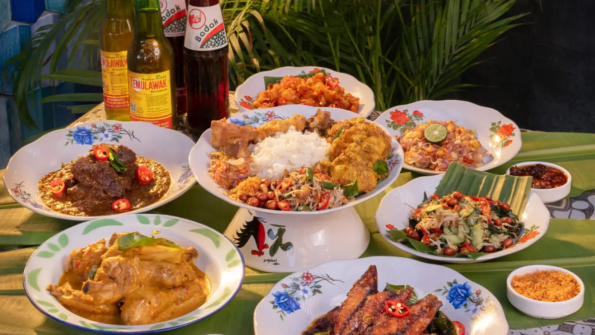  Restoran Djaman Doeloe Bali, yang berlokasi di Jalan Benesari, Banjar Pengabetan, Kuta, menghadirkan menu terbaru bertajuk Nasi Campoer Djaman Doeloe