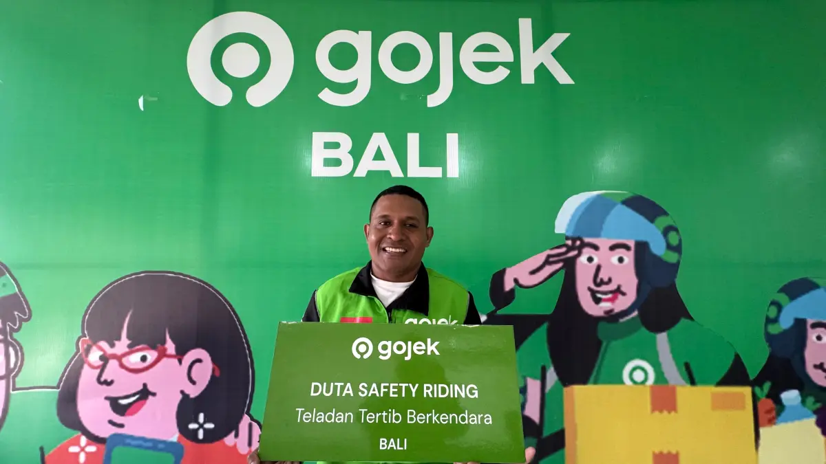 Gojek Angkat Alves Godino sebagai Duta Berkendara Aman, Dorong Budaya Keselamatan di Ekosistem Gojek