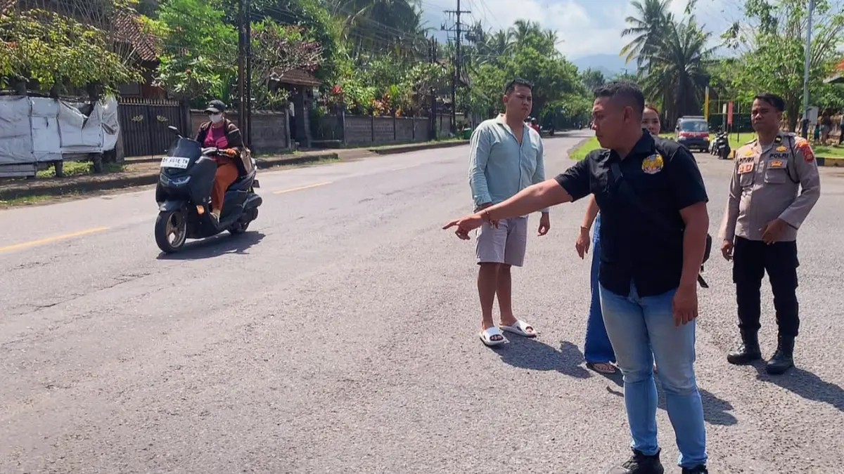 Polisi mendatangi lokasi penjambretan yang terjadi di Karangasem, Selasa (4/8/2026). (Ist)