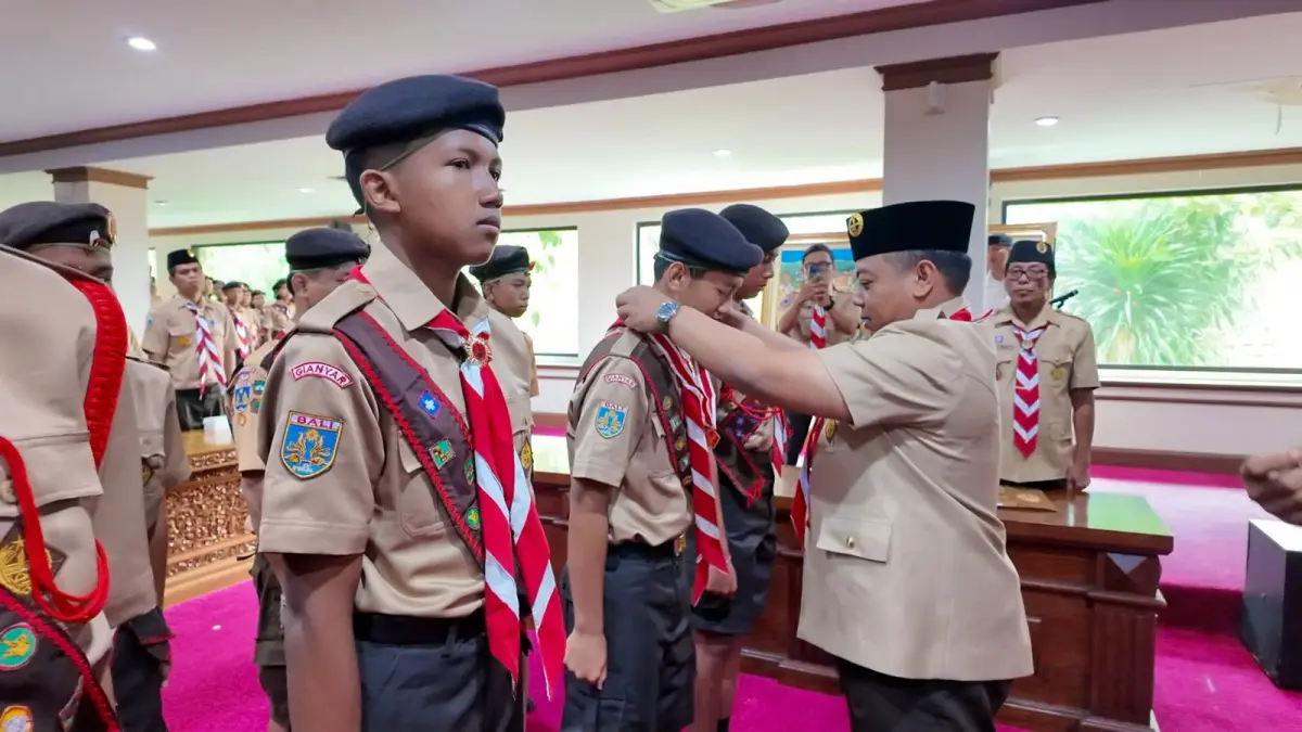 LEPAS : Sekda Gianyar lepas jambore. 