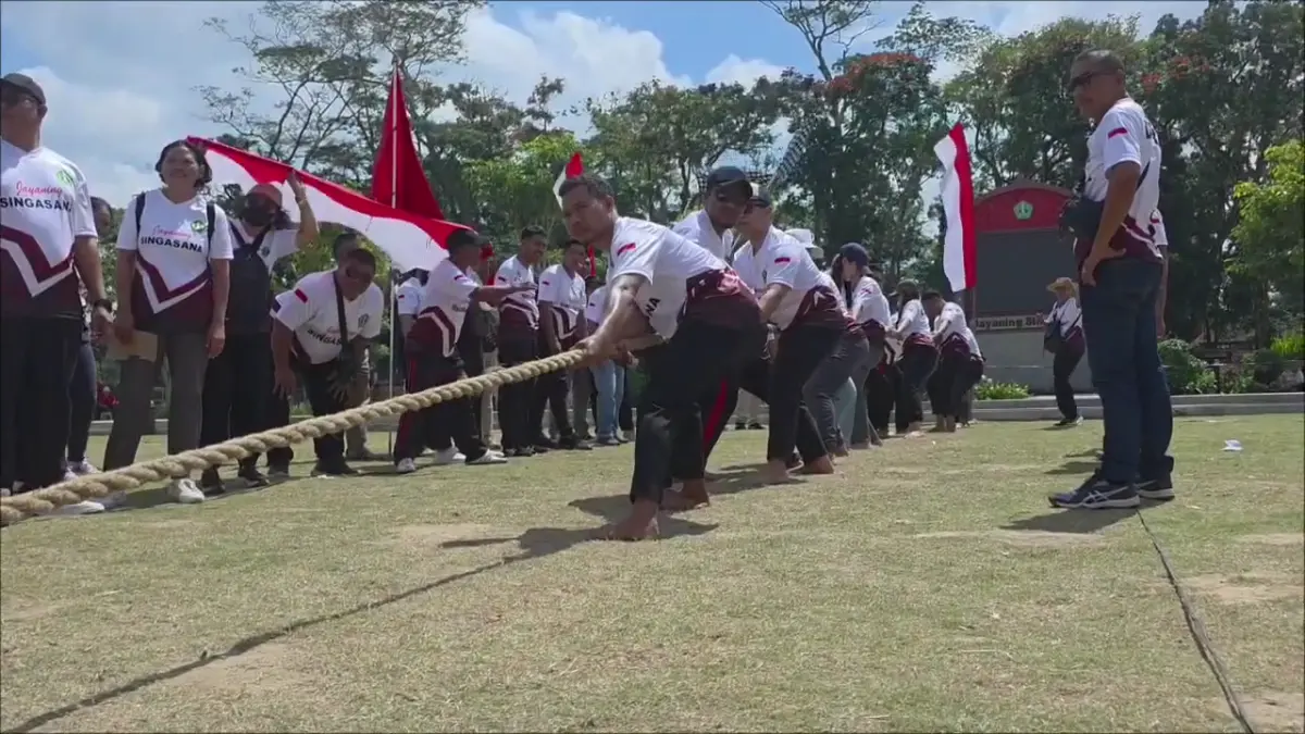 Lomba tarik tambang antar-Organisasi Perangkat Daerah (OPD) di Lapangan Alit Saputra, Tabanan, pada Jumat (7/8/2026). (Ist)
